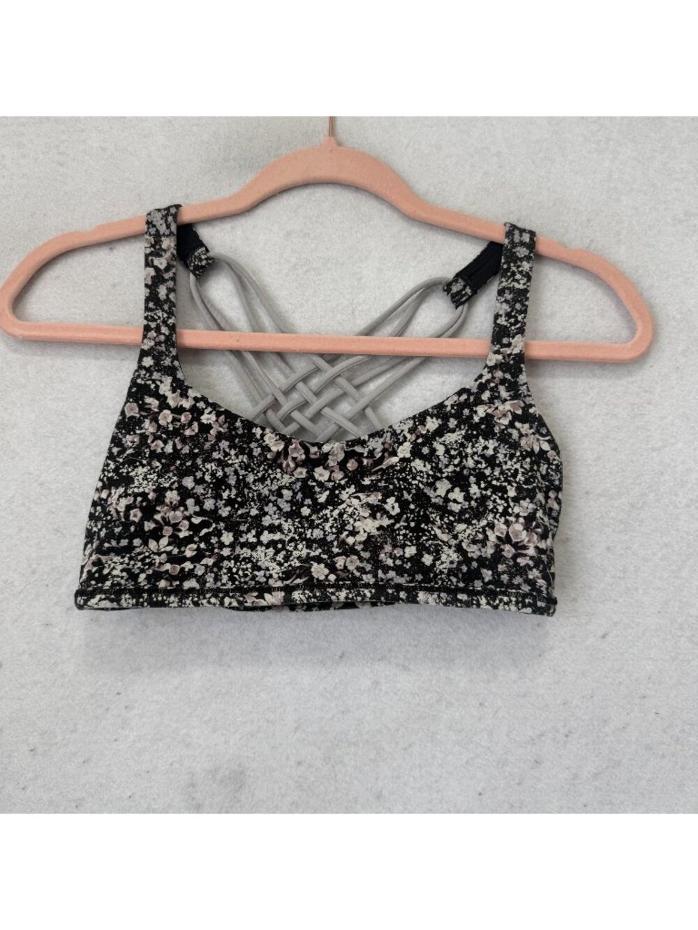 Lululemon Sports Bra Womens 6 Multicolor Strappy Crossback Athletic Yoga Top